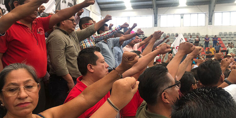 Analizan protestas en visita de AMLO