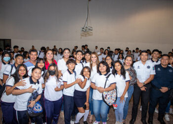 Encabeza foro juvenil “alto a las adicciones”