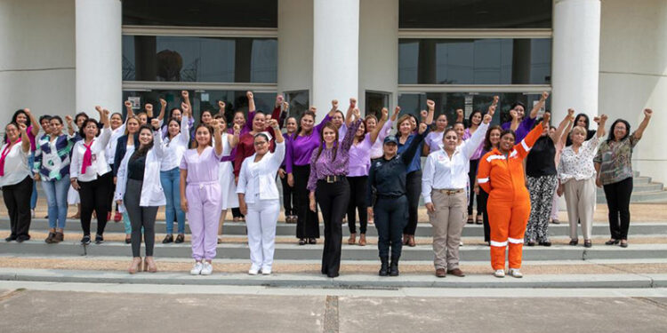 Paridad en los cargos públicos, logro de la 4T