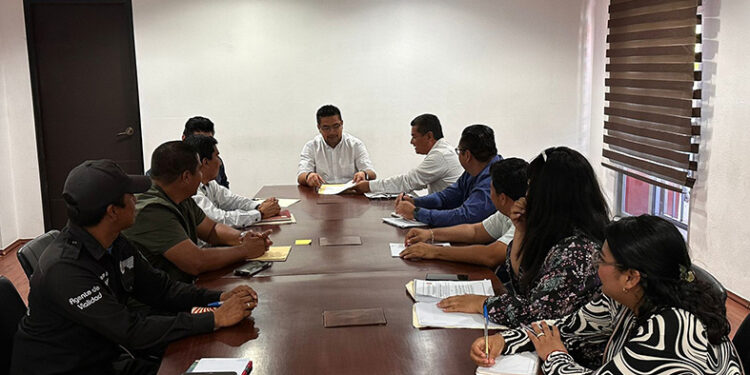 Presentan avances en regularización de mototaxis