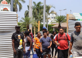 Alistan nueva caravana de personas al norte del país