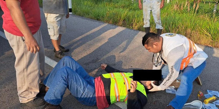 Choca contra un volteo