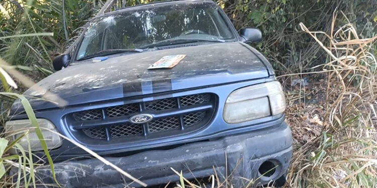 Camioneta abandonada