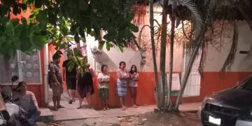 Huyó por la puerta falsa