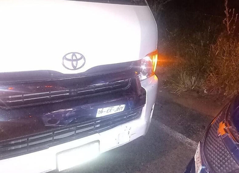 Se incrusta contra colectivo