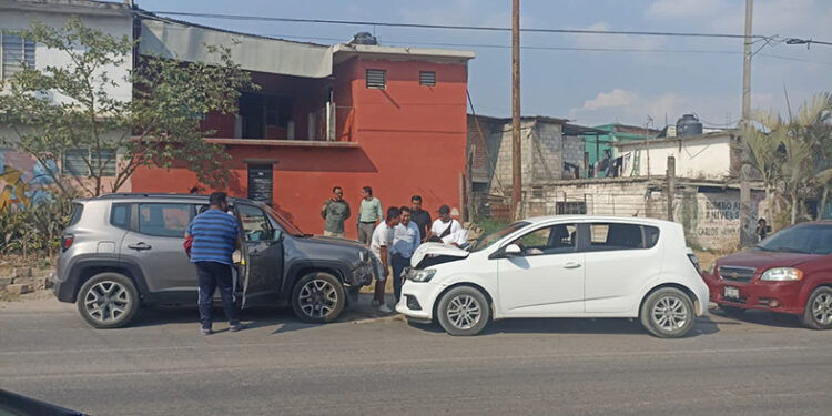 Tres personas lesionadas