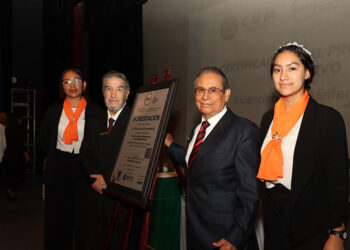 Entregan acreditación a la Licenciatura en Enfermería