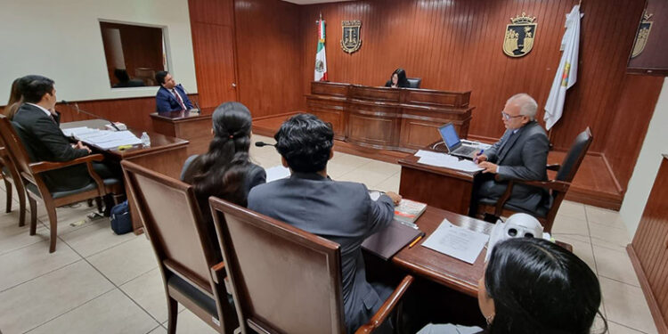 Realiza concurso de simulación de audiencias