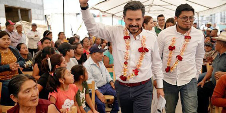 Aventaja Zoé Robledo a Eduardo Ramírez