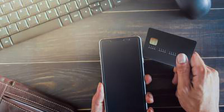 Notarios alertan por diferentes fraudes