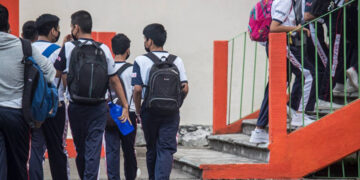 Descansan casi dos millones de alumnos y más de 90 mil docentes