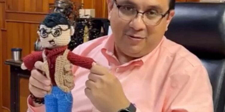 Se caerá todo si no es el elegido