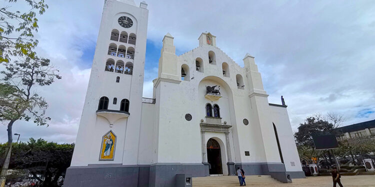 Llaman a orar por mejores condiciones laborales en el país