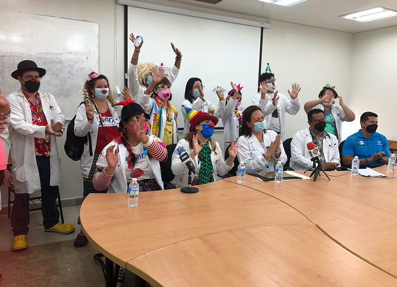 Agradecen a hospital por permitirles animar a sus pacientes