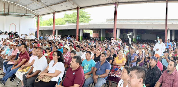 Entrega insumos agropecuarios y pesqueros en la Región Istmo-Costa