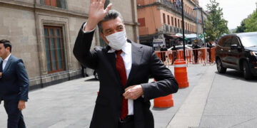 Presente en reunión de mandatarios