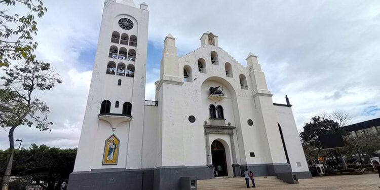 Obispos refrendan su compromiso por la paz