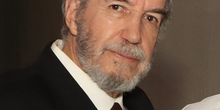 Se deben acreditar los planes de estudio