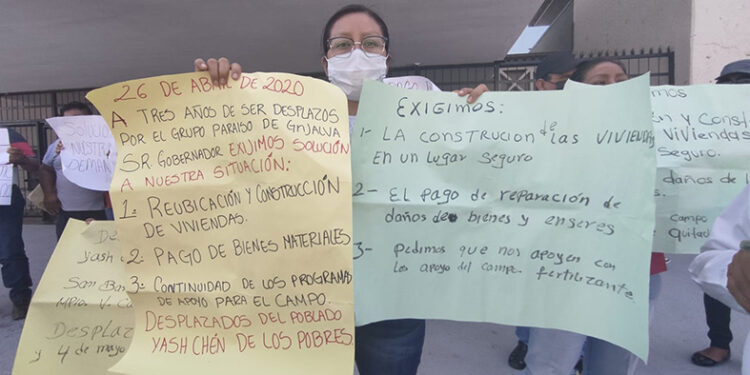 Desplazados reclaman un espacio