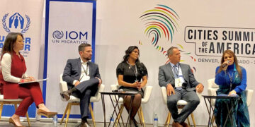 Rosy Urbina presenta los retos dela movilidad humana