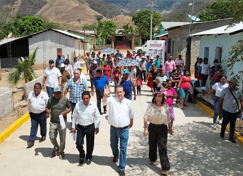 Ejido Esfuerzo Campesino cuenta con calles dignas: MRZ