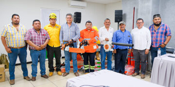 Equipan a brigadistas