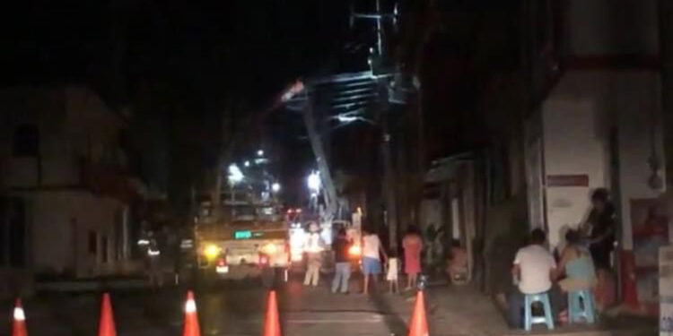 Apagón general en Palenque causa temor