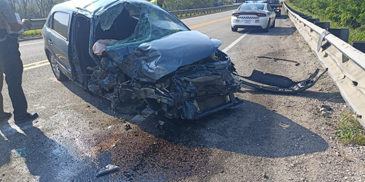 Automóvil destrozado