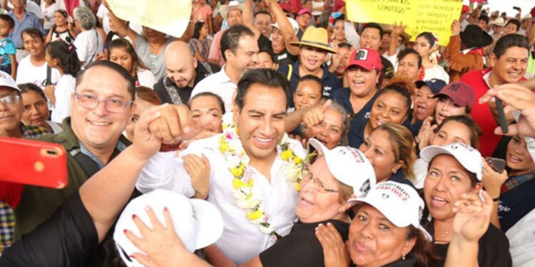 Reconoce a maestras y maestros en su día