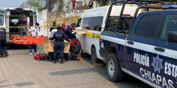 Quedó debajo de un vehículo