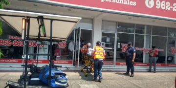 Se desvaneció en un negocio