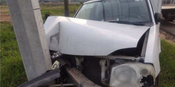 Se “destrompó” en un poste