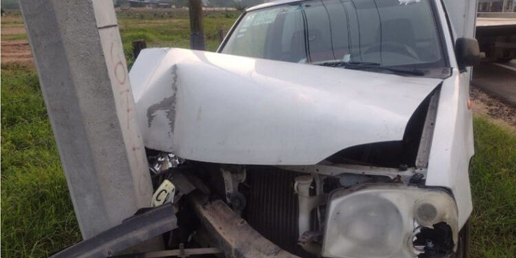 Se “destrompó” en un poste