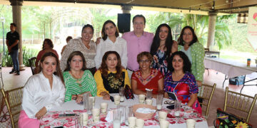 Realizó desayuno con causa