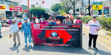 Exigen mesa de negociación