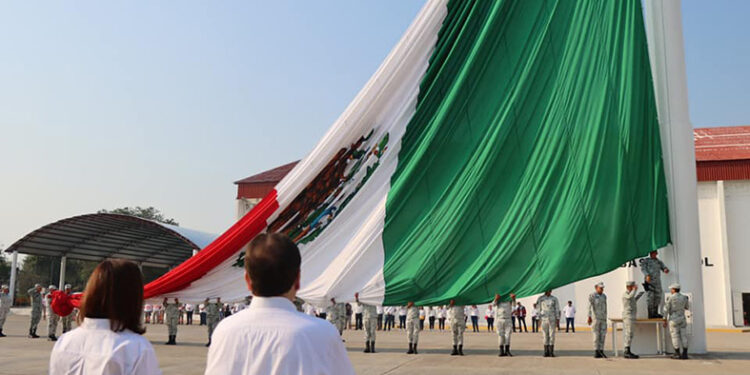 Encabeza conmemoración del Día del Trabajo