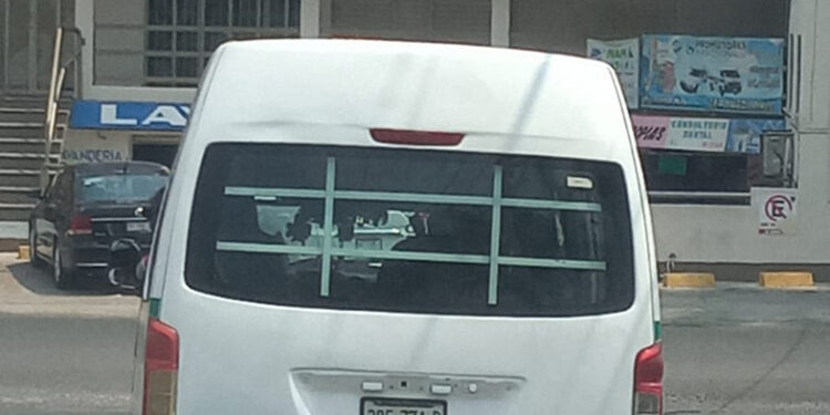 Denuncian invasión de rutas en Tuxtla