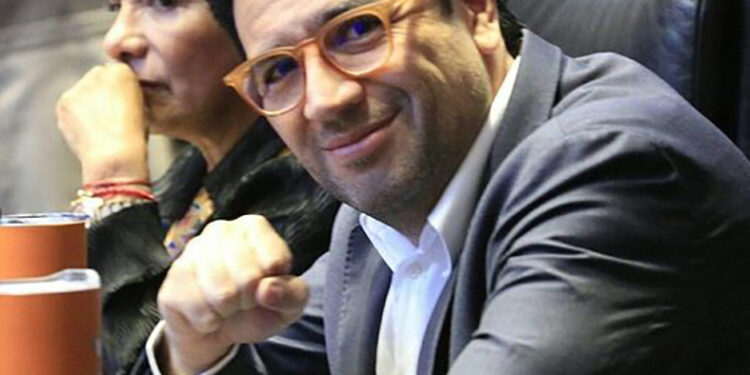 Noé Castañón no va: MC