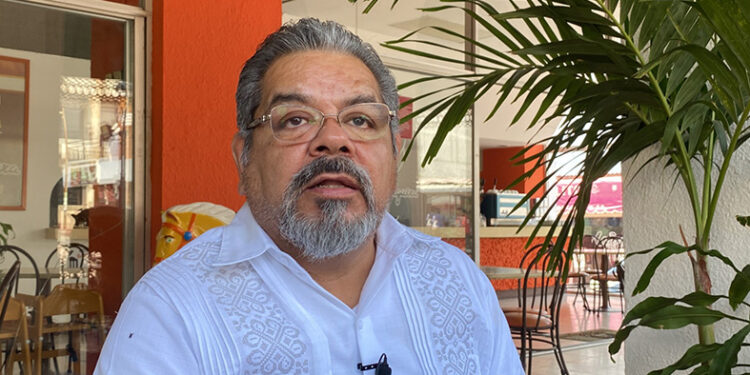 Baja un par de puntos, pero sigue a la cabeza