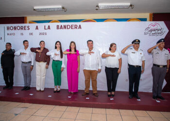 Exhorta a funcionarios a trabajar conforme a la 4T
