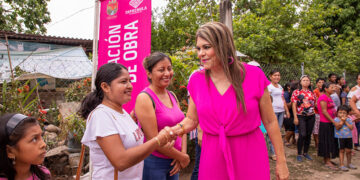 Entrega obra de electrificación subterránea