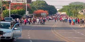 Protestan por bajo costo del grano