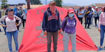 Exigen destitución de directora