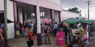 Fuerte afluencia en el panteón Jardín