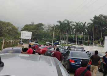 Bloquea FNLS diversos tramos