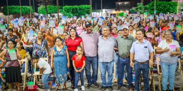 Robertony Orozco, festeja a las madres