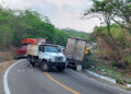 Tráiler se sale de carretera