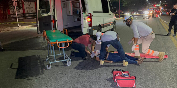 Motociclistas embestidos