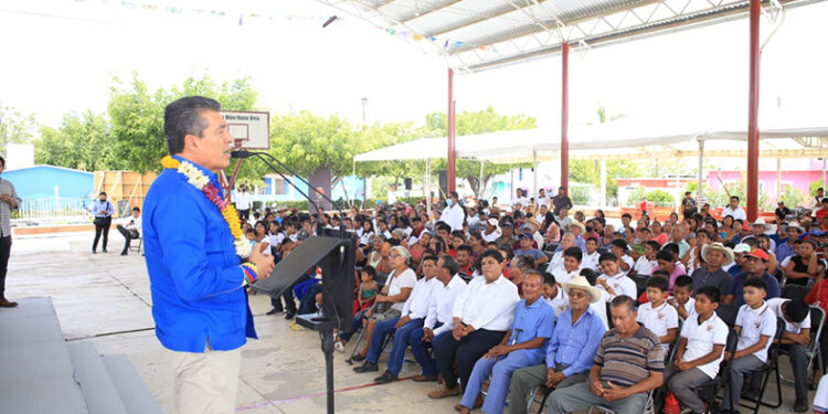 Inauguró el sistema de agua potable