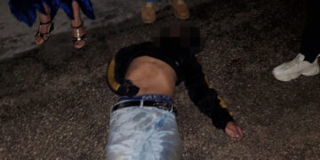 Embiste y mata a joven